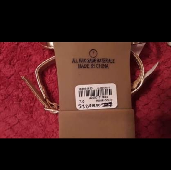 🆕 A'gací Liliana Rose Gold Metallic Sandals - Picture 2 of 2